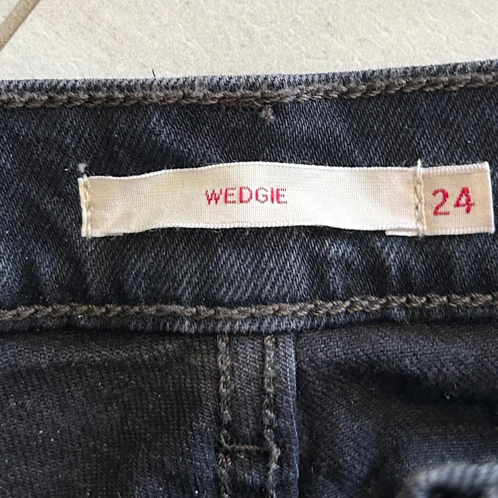 Levi's Wedgie Icon Fit - High Waisted Straight Leg Black Jeans - Size 24 - Picture 5 of 6